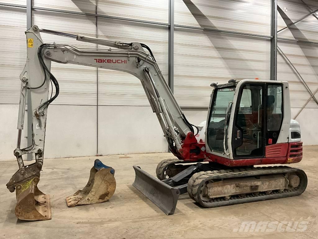 Takeuchi TB 285 حفارات وسط 7 طن - 12 طن
