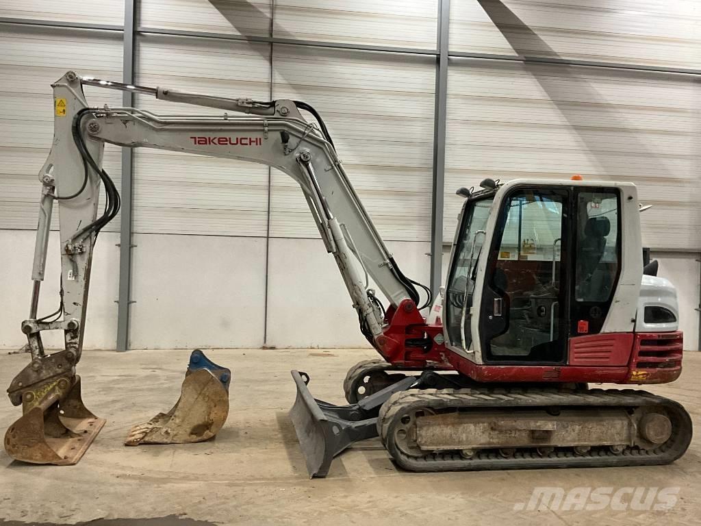 Takeuchi TB 285 حفارات وسط 7 طن - 12 طن