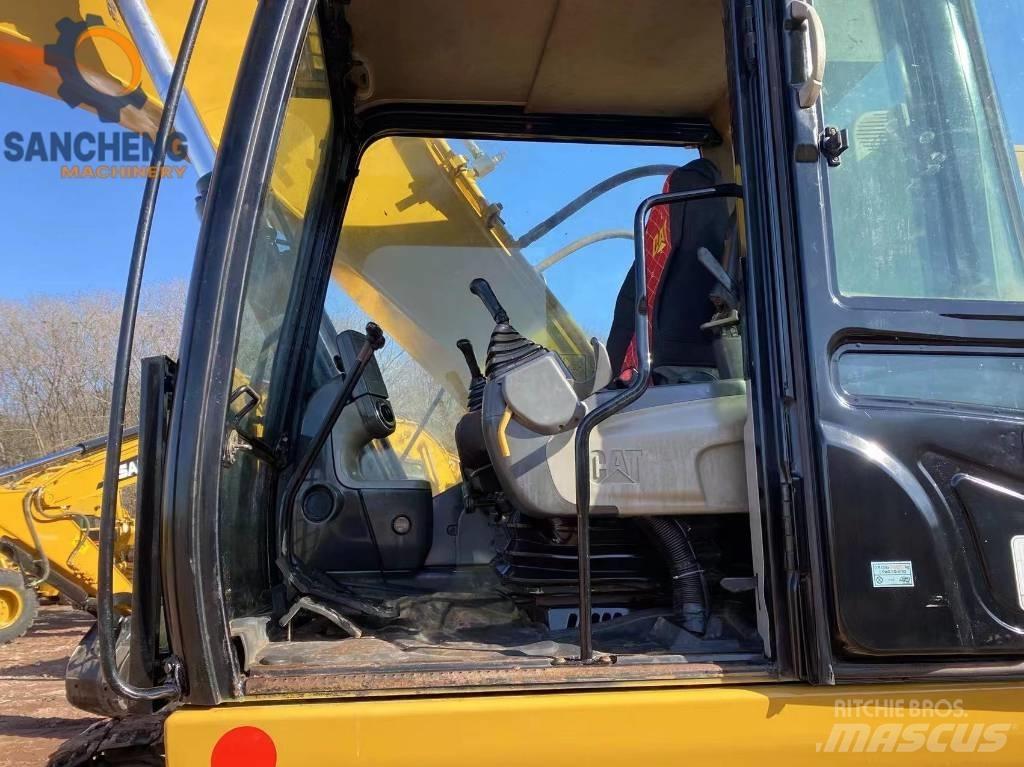 CAT 325 D حفارات زحافة