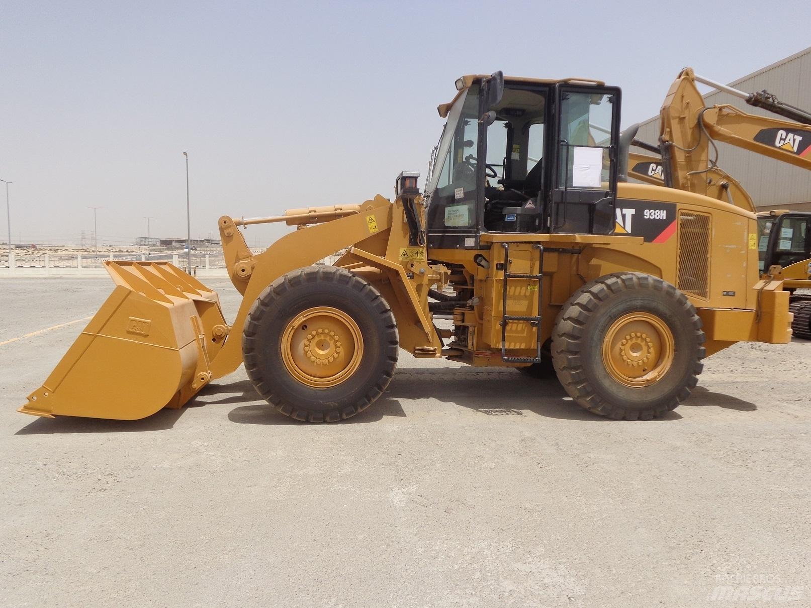 CAT 938H لوادر بعجل