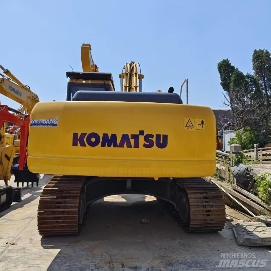 Komatsu PC 220 حفارات زحافة