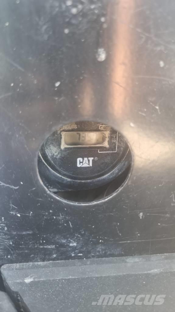 CAT 305.5 حفارات صغيرة أقل من 7 طن (حفارات صغيرة)