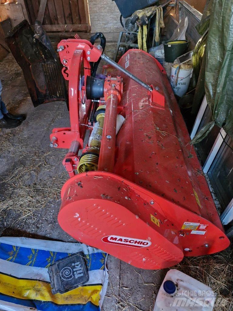 Maschio NY l250 جزازات وأغطية المراعي