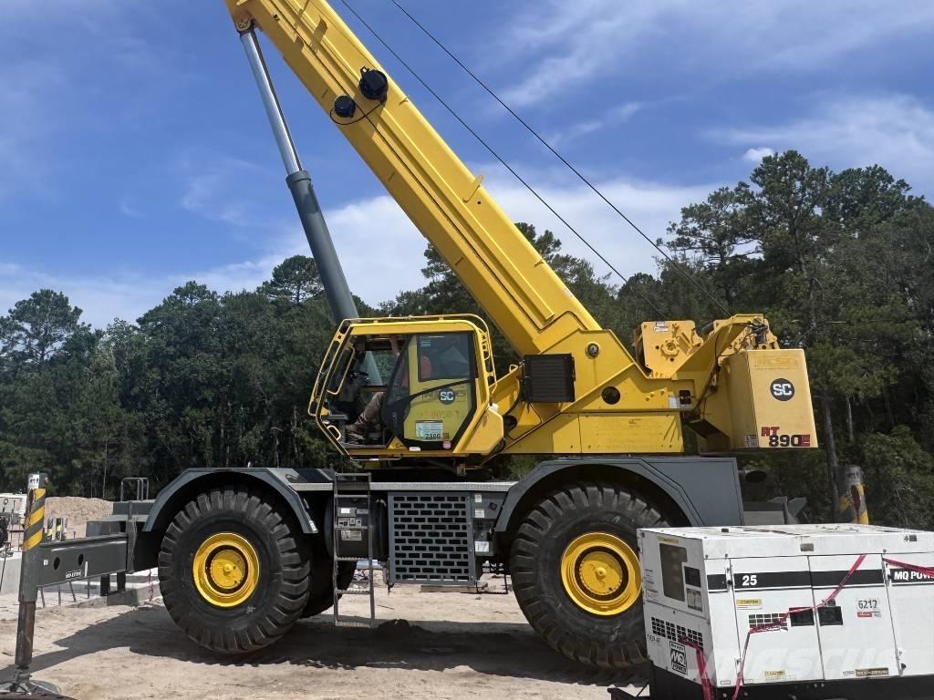 Grove RT 890 E رافعات الطرق الوعرة