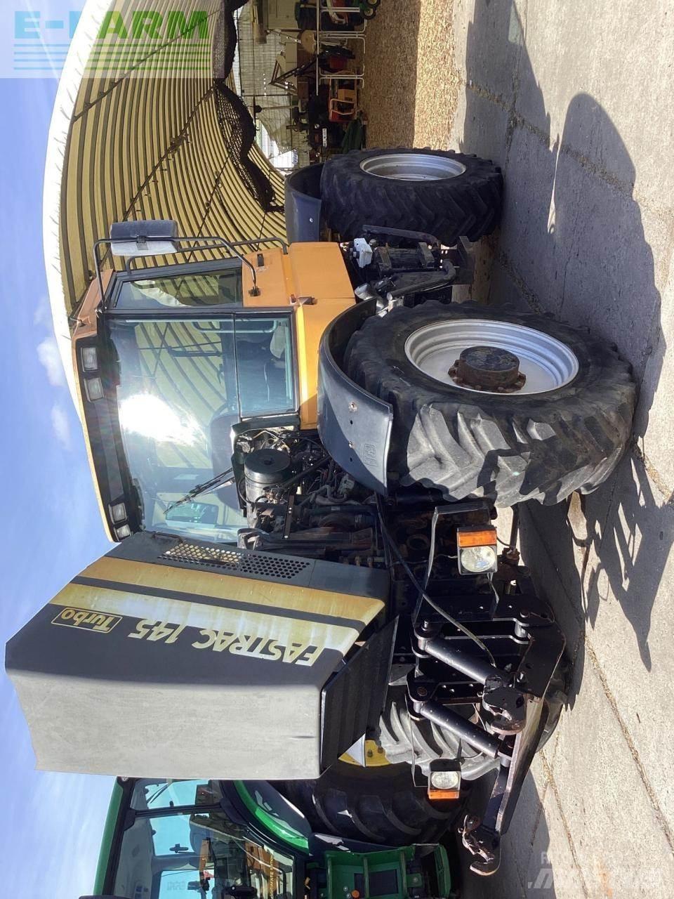 JCB Fastrac 145 الجرارات