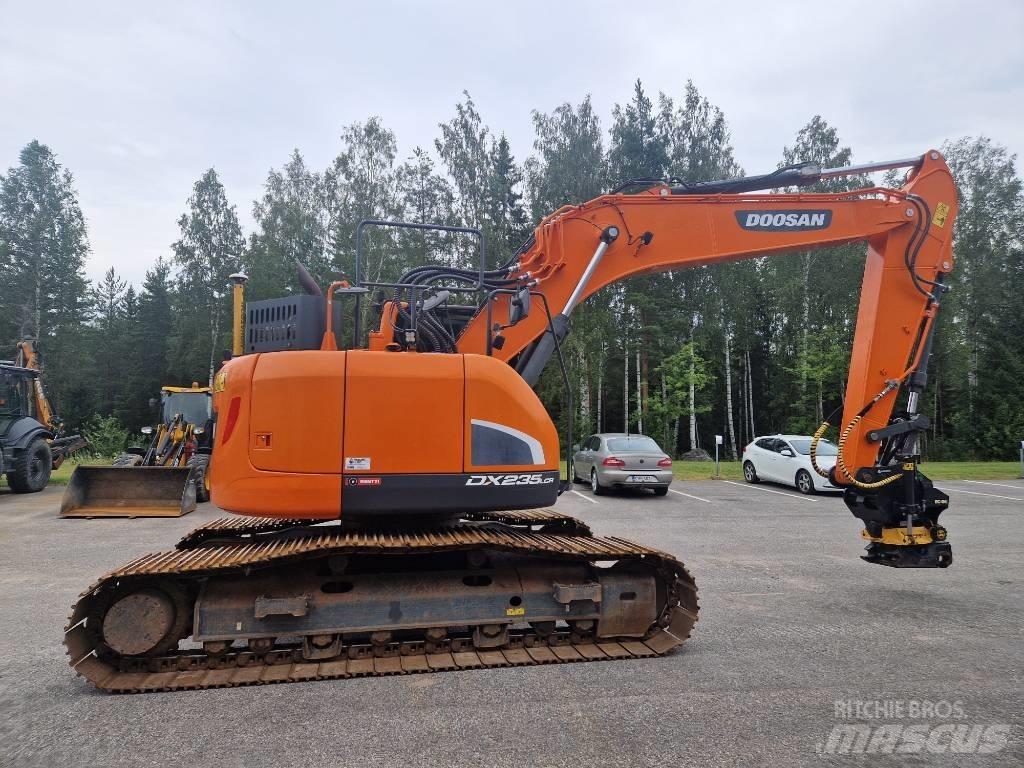 Doosan DX 235 LCR-5 حفارات زحافة