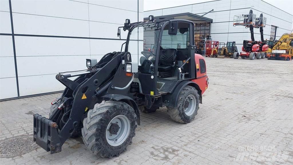 Weidemann 2070 لوادر متعددة الأغراض