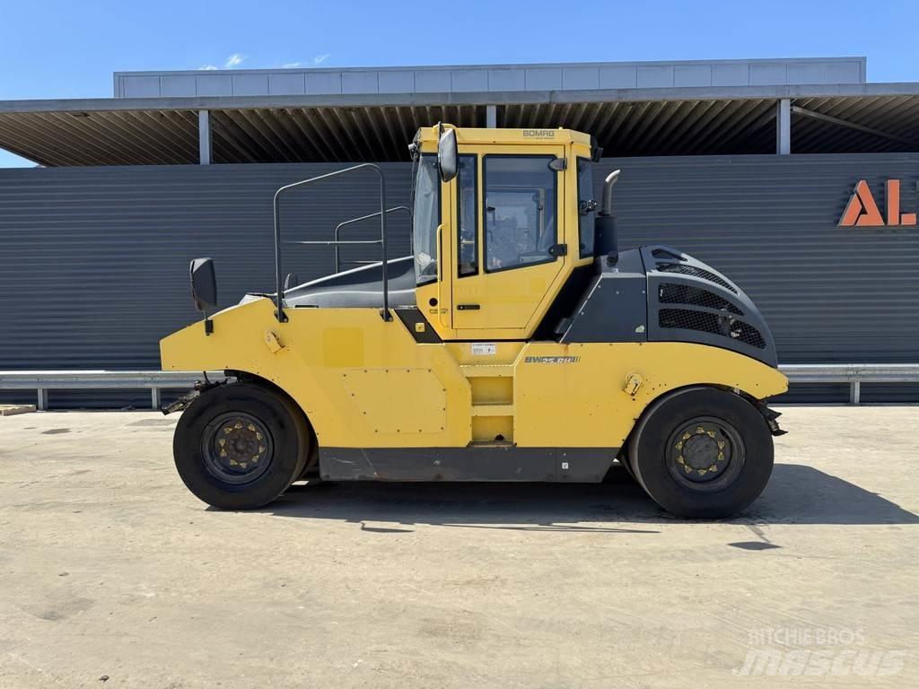 Bomag BW 25 RH مداحل ذات إطارات هوائية