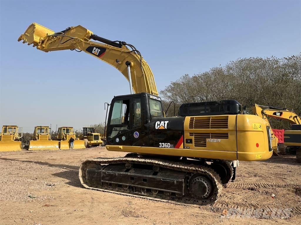 CAT 336 D L حفارات زحافة