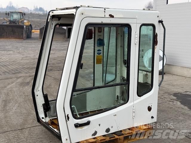 Liebherr R 944 B CAB كابينة والداخلية