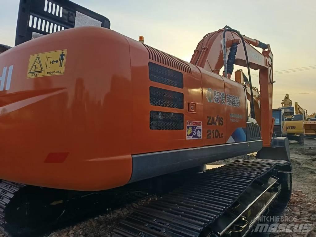 Hitachi ZX210LC حفارات زحافة