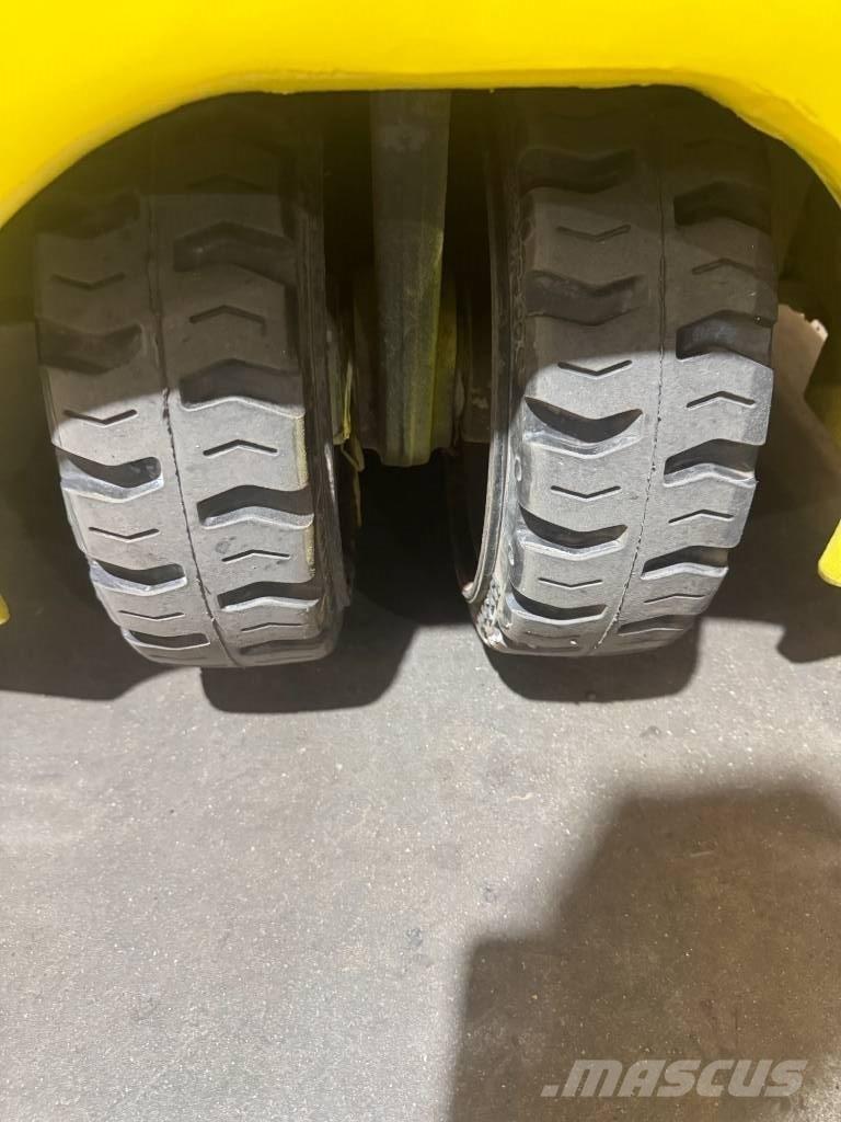 Yale ERP 040 VT شاحنات ذات رافعات شوكية تعمل بالكهرباء