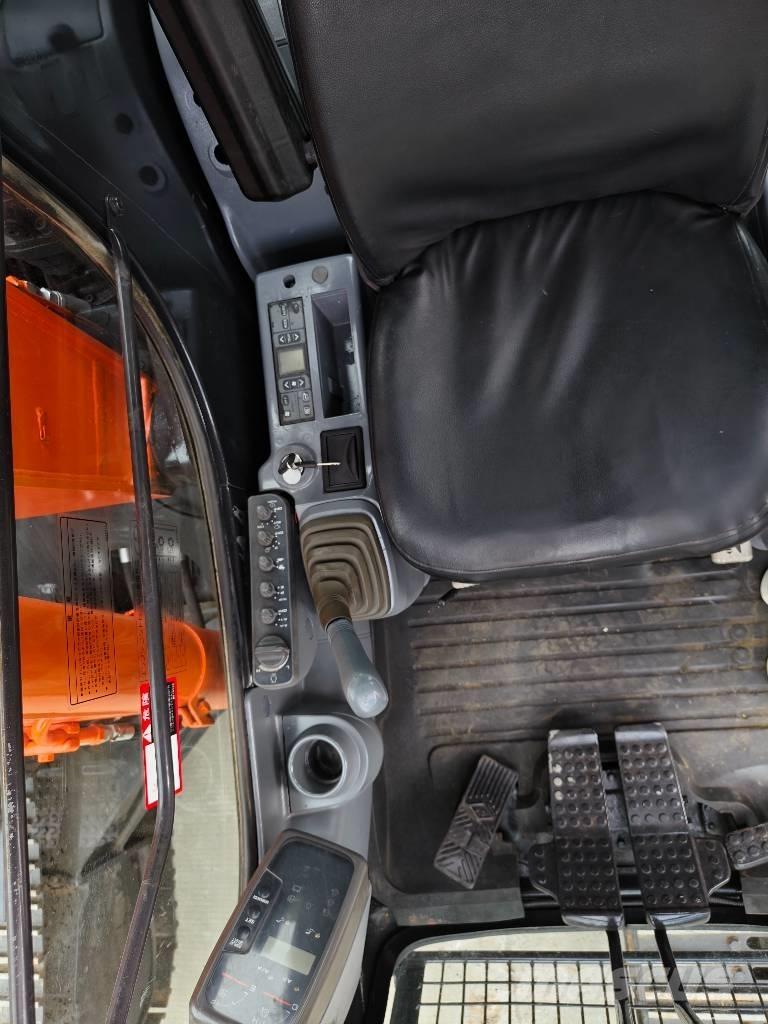 Hitachi ZX 120 حفارات زحافة