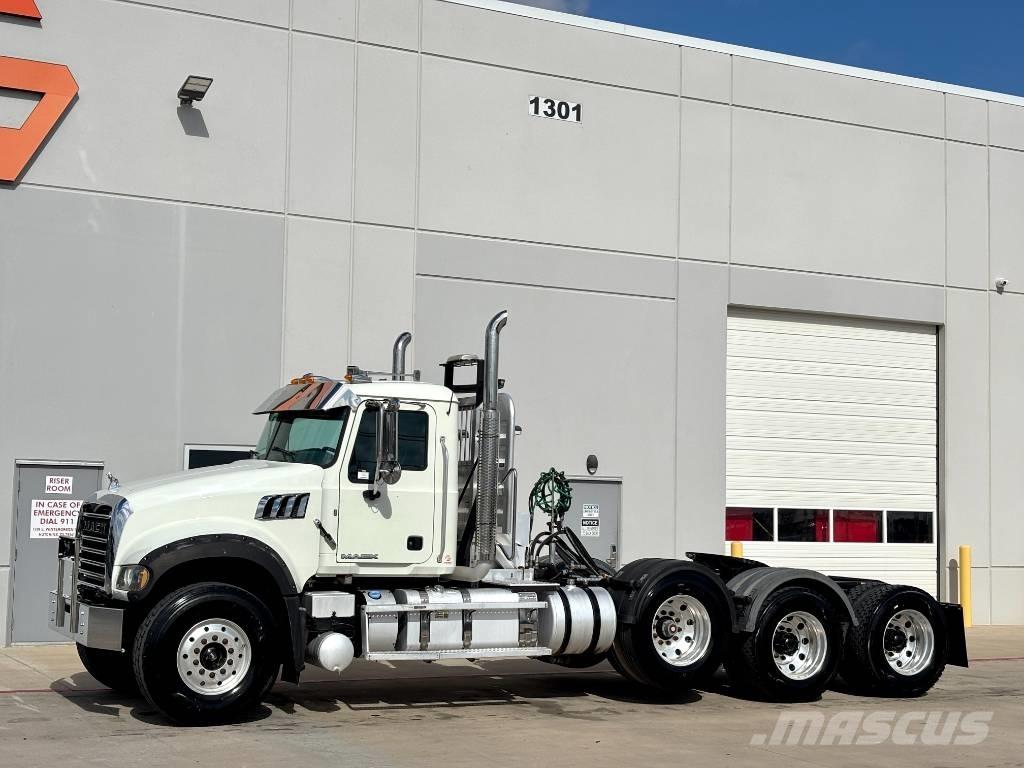 Mack GU713 وحدات الجر