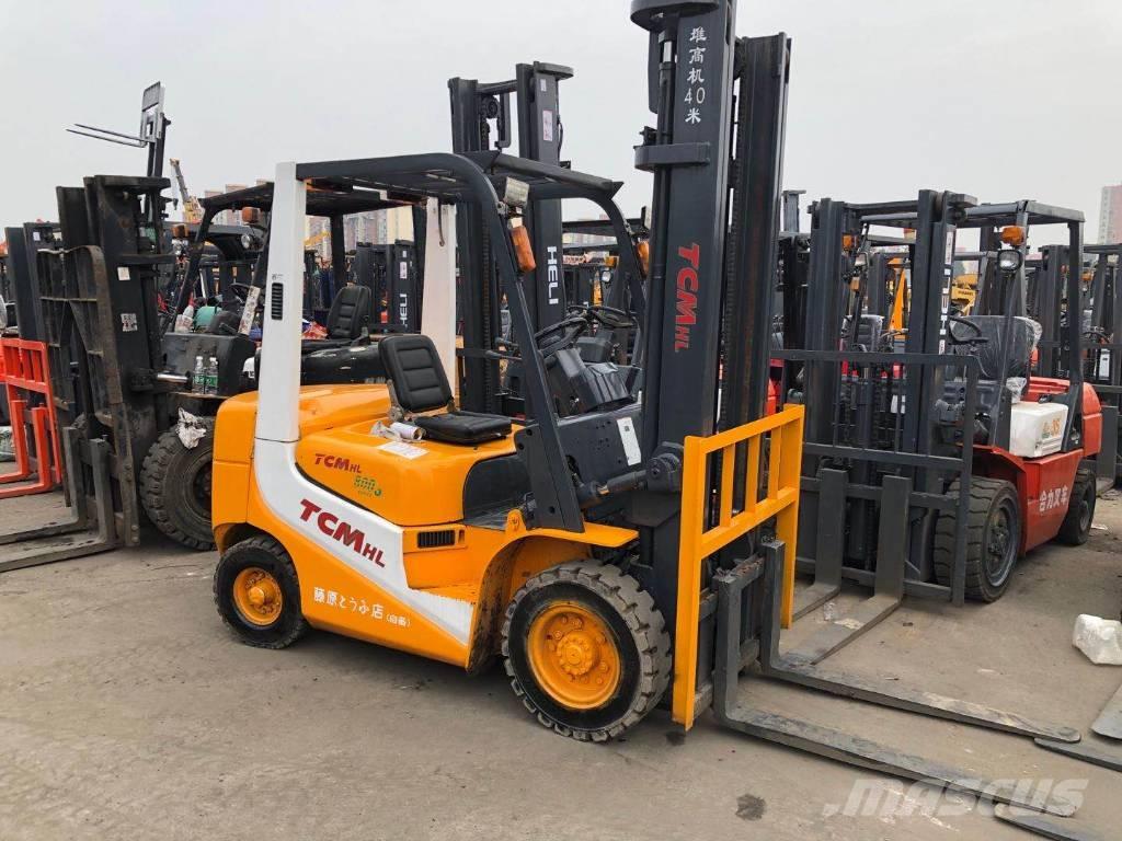 TCM FD30 شاحنات الديزل