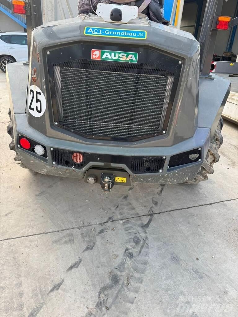Ausa D 601 عربات نقل قلابة للمواقع