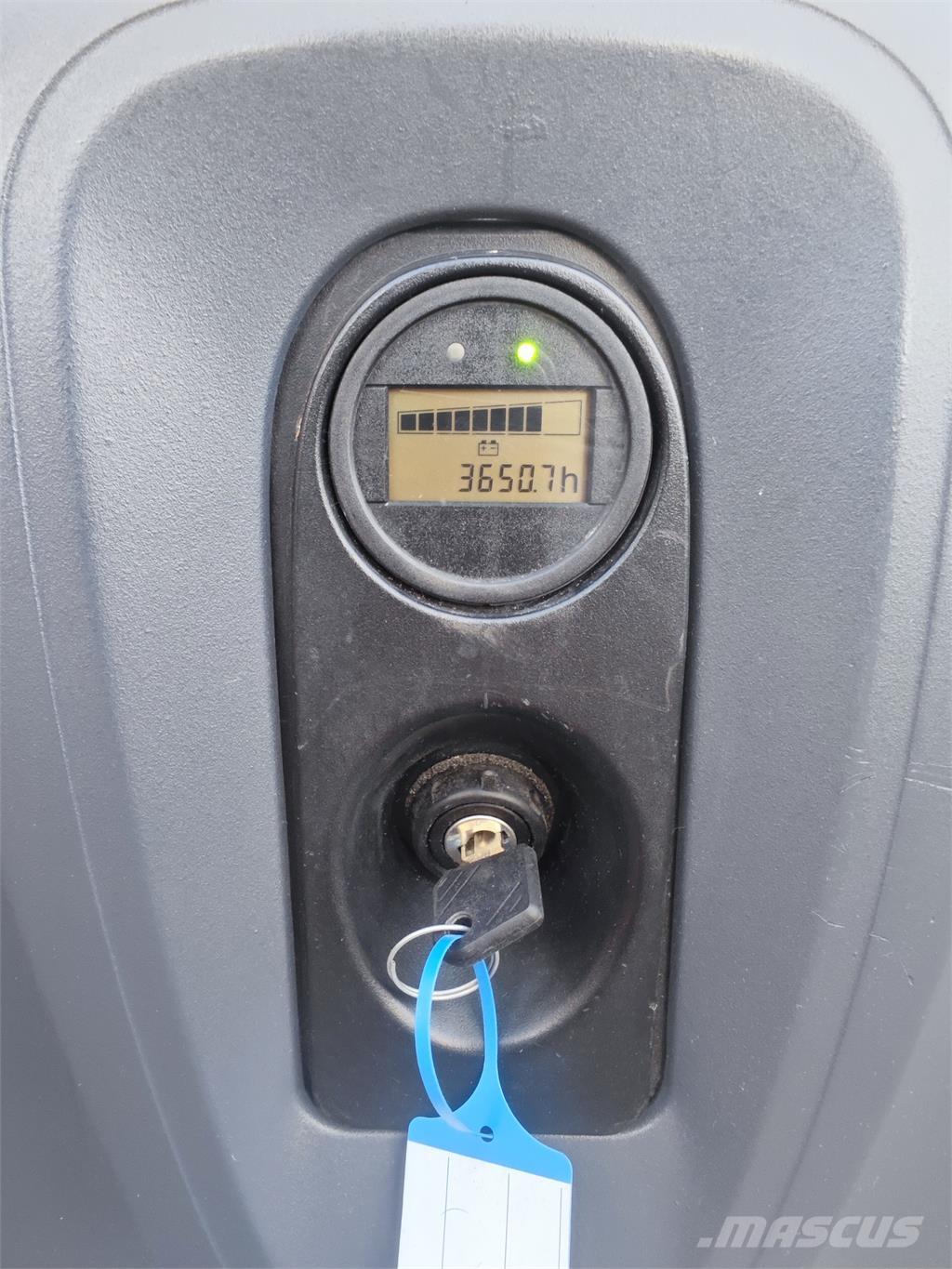 Linde L 12 شاحنات مناولة ذاتية الدفع