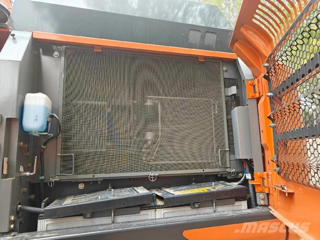 Hitachi ZX300 حفارات زحافة