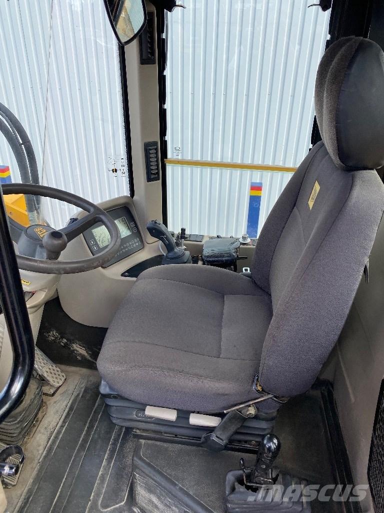 JCB 412 S لوادر بعجل
