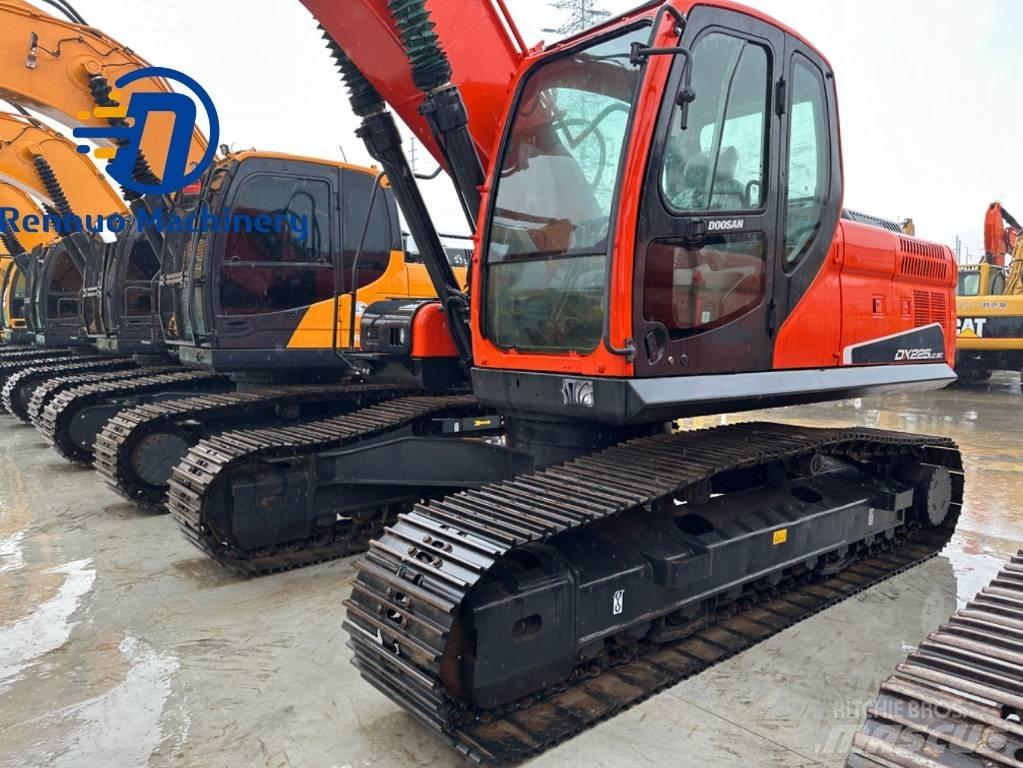 Doosan DX 225 LC-9C حفارات زحافة
