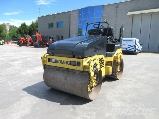 Bomag BW 120 AD-4 مداحل ثنائية الاسطوانة
