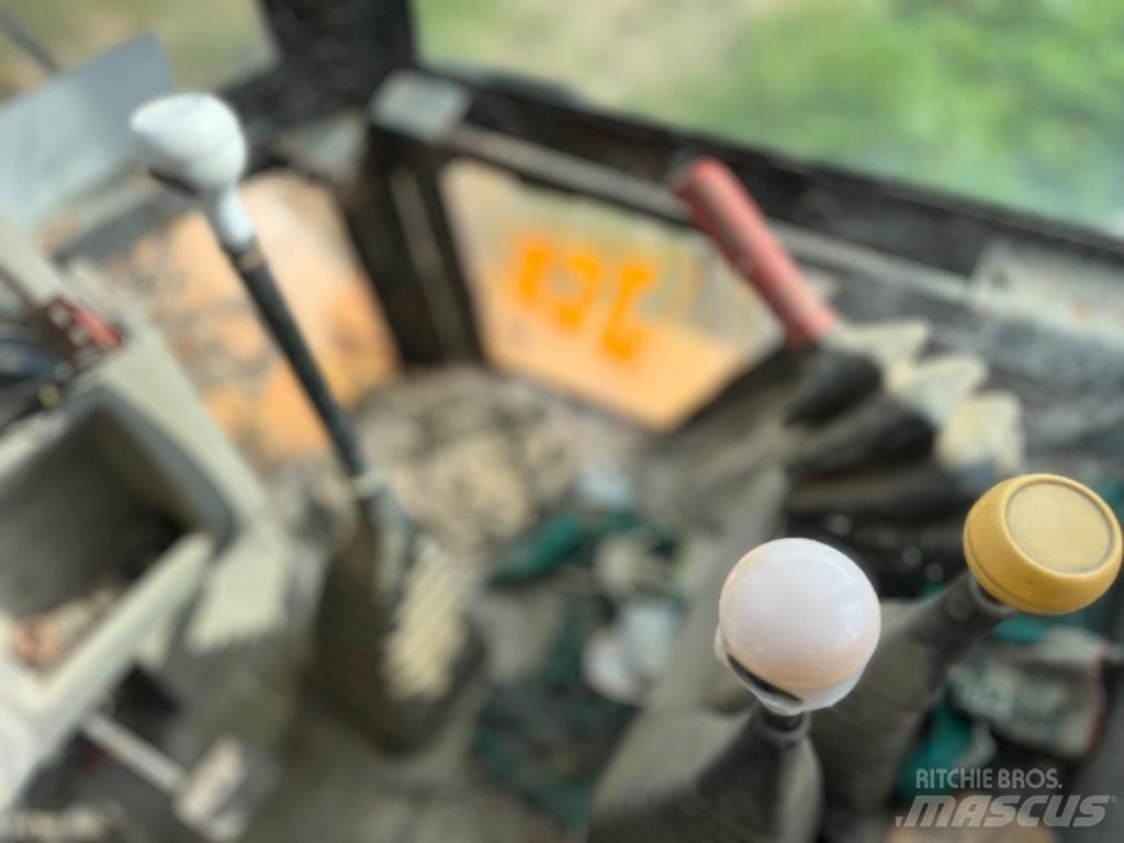 JCB 3cx لوادر ذات جرافات عكسية