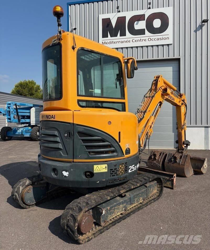 Hyundai R25Z-9 AK حفارات صغيرة أقل من 7 طن (حفارات صغيرة)