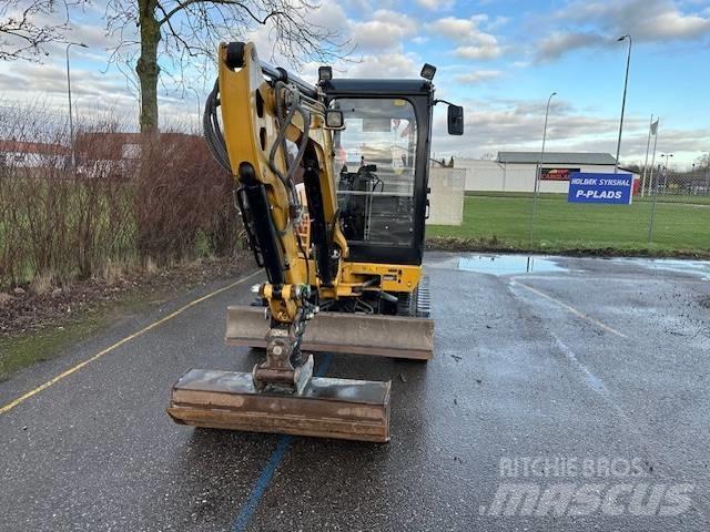 CAT 302.7 D CR حفارات زحافة