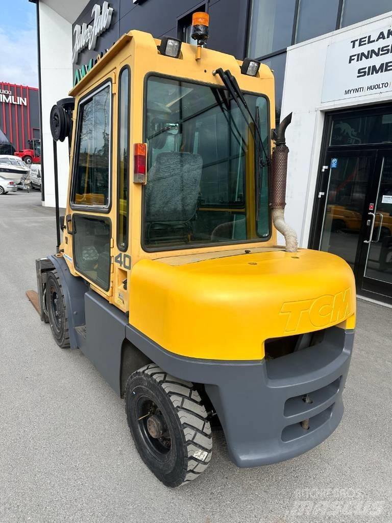 TCM FD40T8 شاحنات الديزل