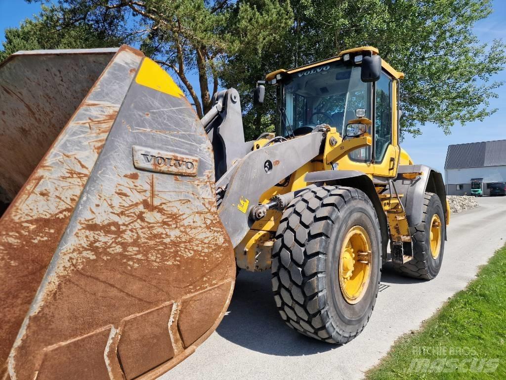 Volvo L 70 G لوادر بعجل