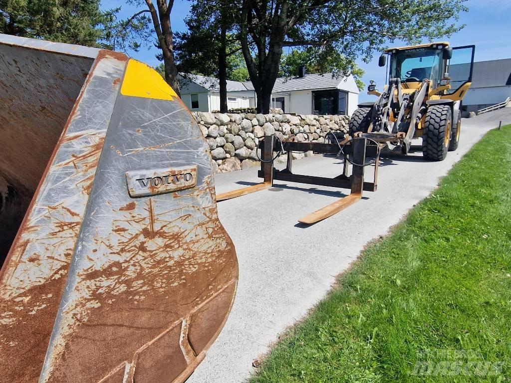 Volvo L 70 G لوادر بعجل