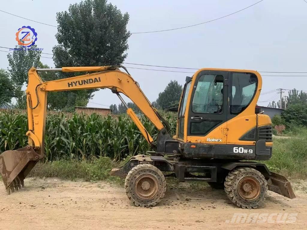 Hyundai 60 W حفارات بعجل