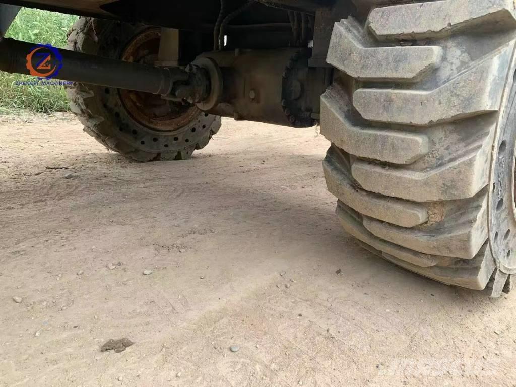 Hyundai 60 W حفارات بعجل