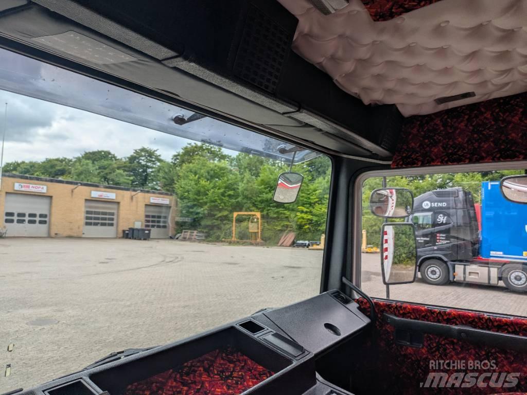 Volvo F 10 شاحنات مسطحة/مفصلية الجوانب