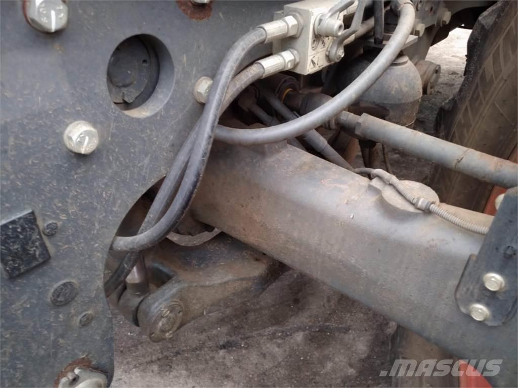 Kubota M7151 الجرارات