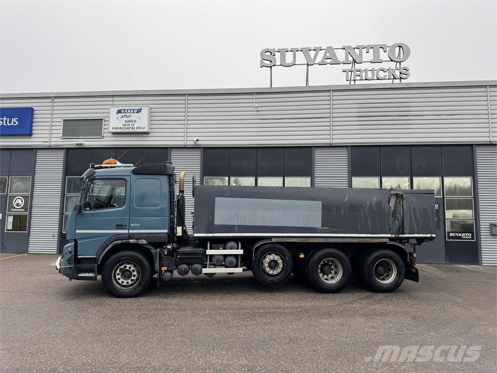 Volvo FMX 8x4 شاحنات قلابة