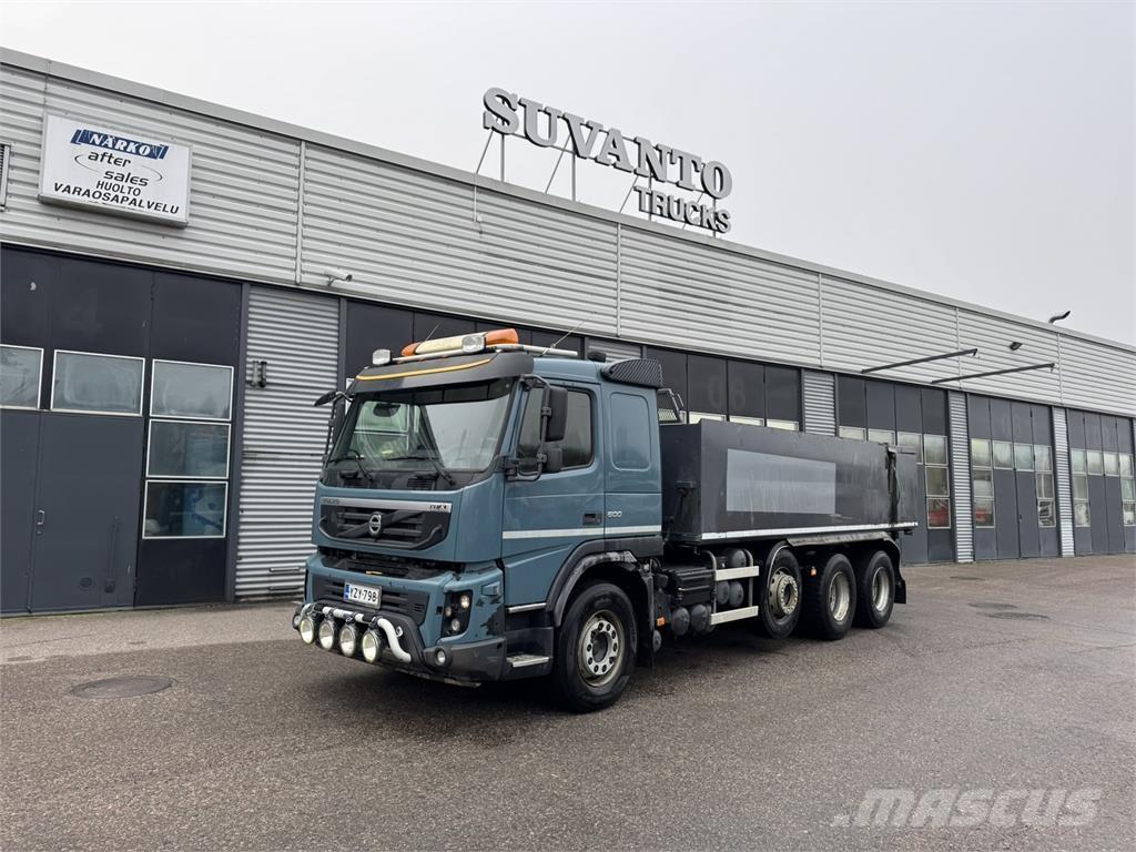 Volvo FMX 8x4 شاحنات قلابة