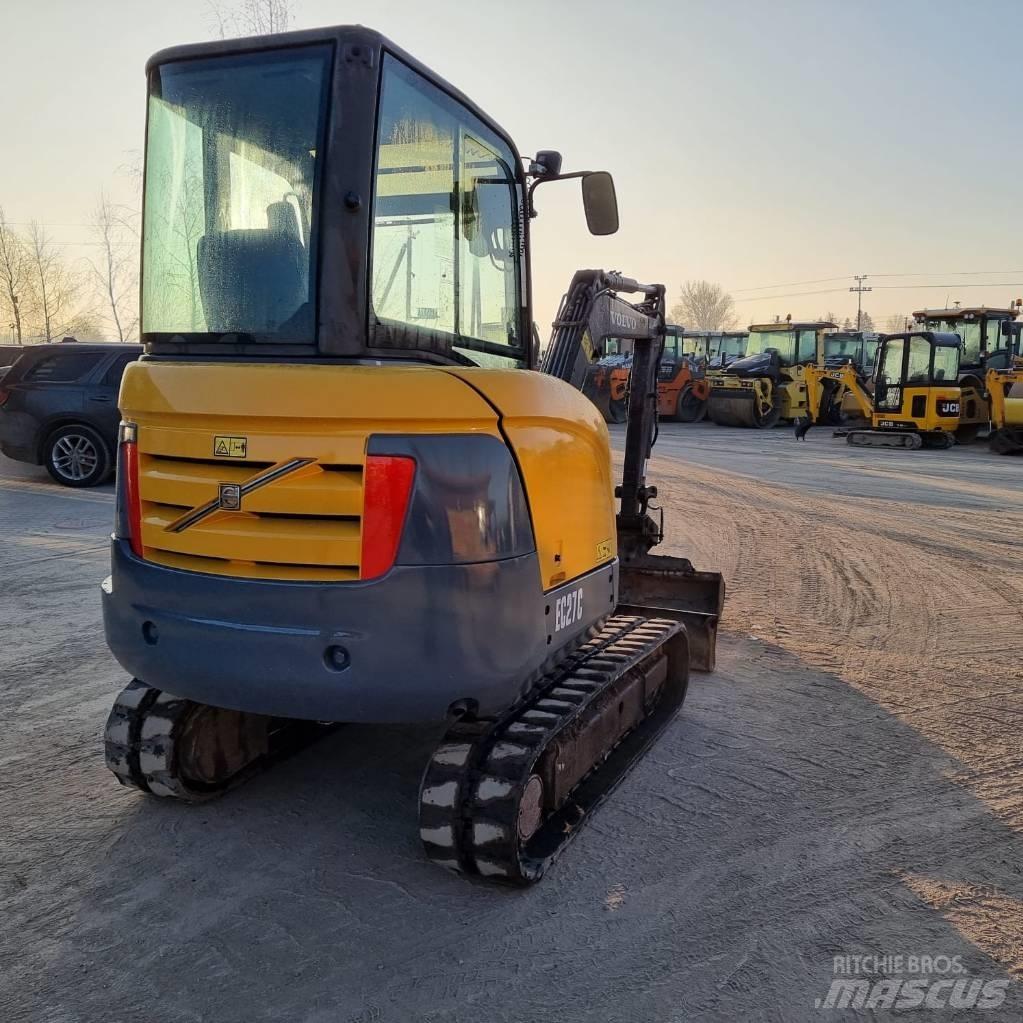 Volvo EC 27 C حفارات صغيرة أقل من 7 طن (حفارات صغيرة)