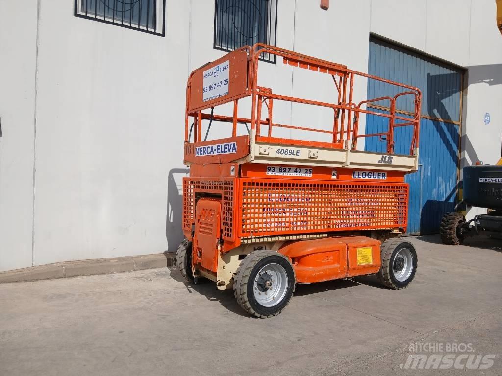 JLG 4069 LE رافعات مقصية الشكل