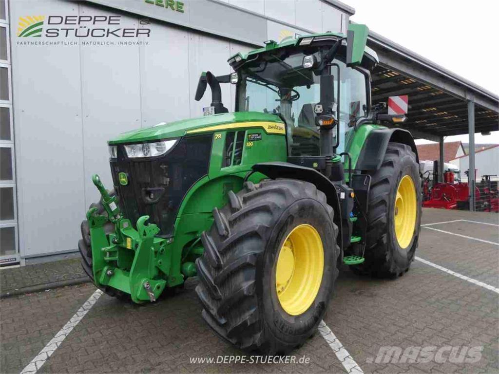 John Deere 7R 330 الجرارات