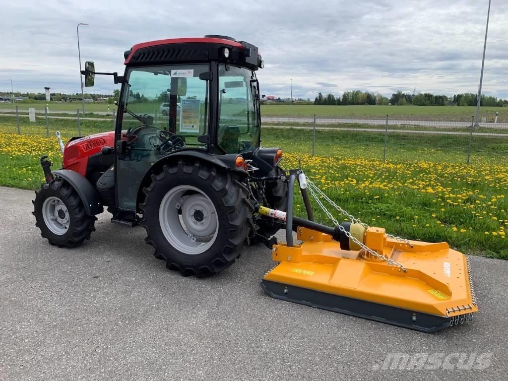 McCormick X 2.055 الجرارات