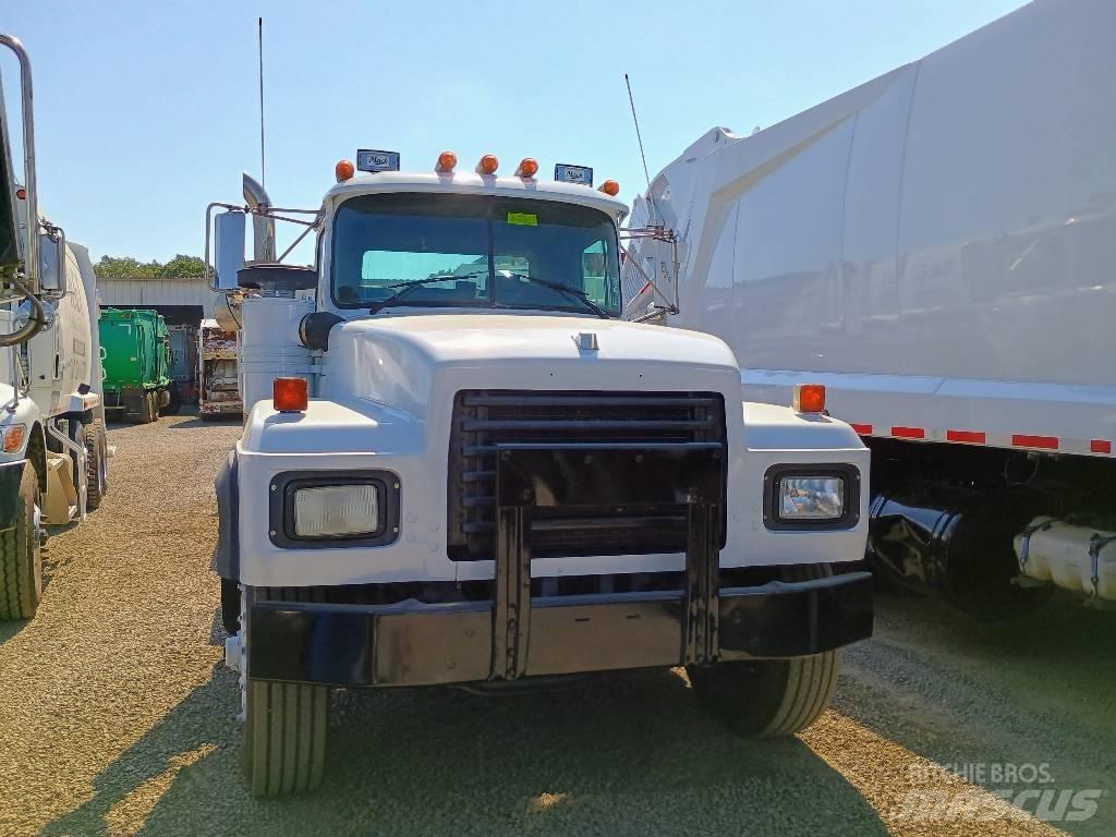Mack RD 688 S شاحنات المخلفات