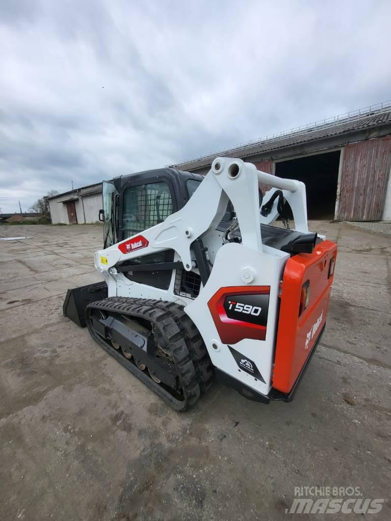 Bobcat T 590 لوادر انزلاقية التوجيه
