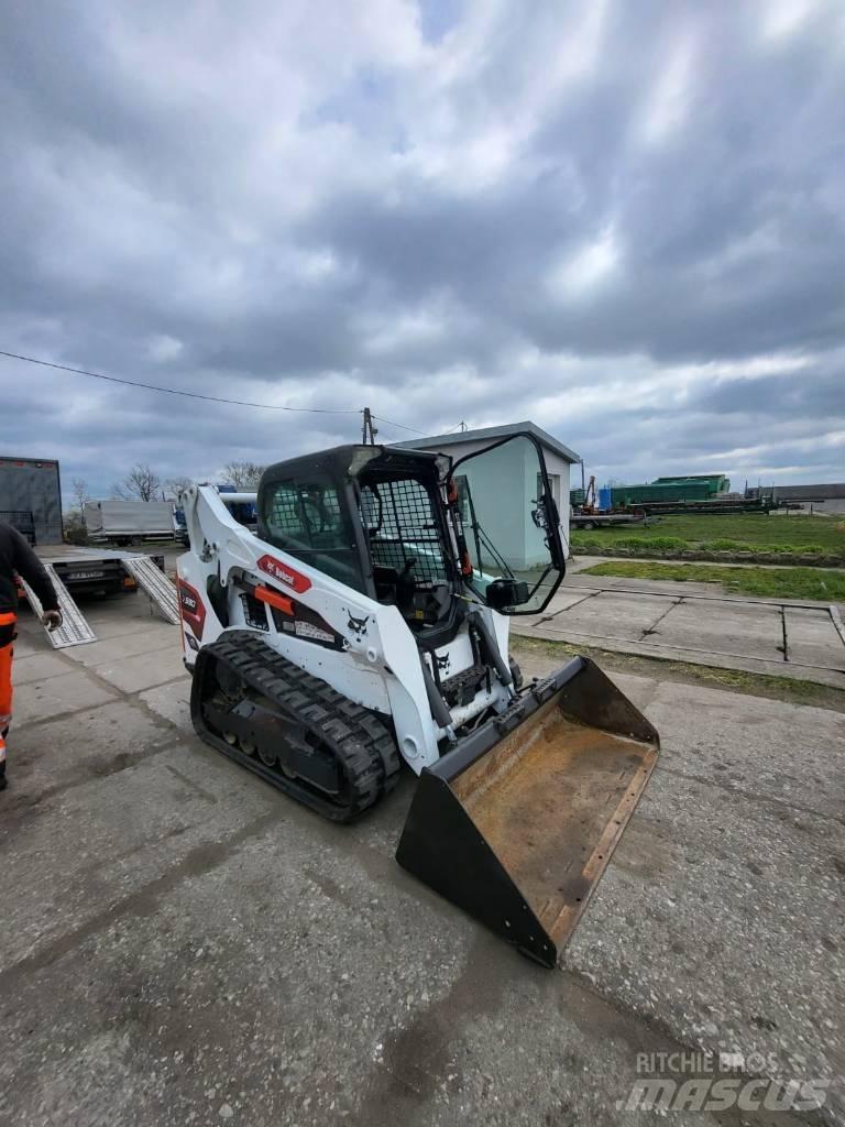 Bobcat T 590 لوادر انزلاقية التوجيه