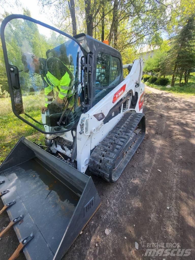Bobcat T 590 لوادر انزلاقية التوجيه