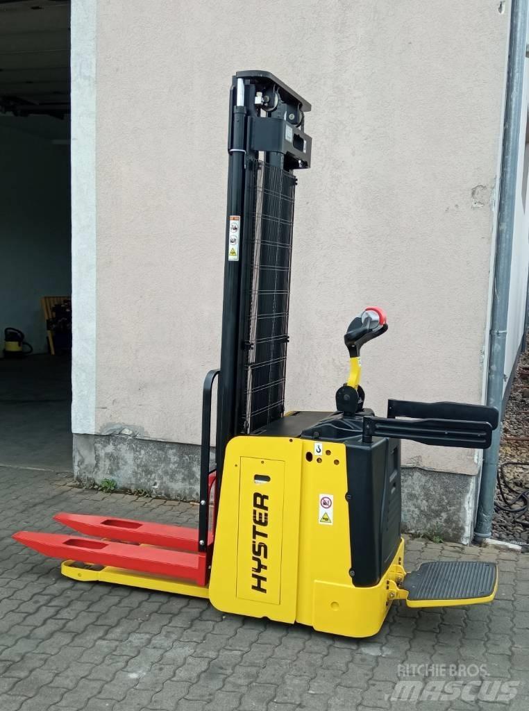 Hyster S1.5S معدات التكديس الجوالة