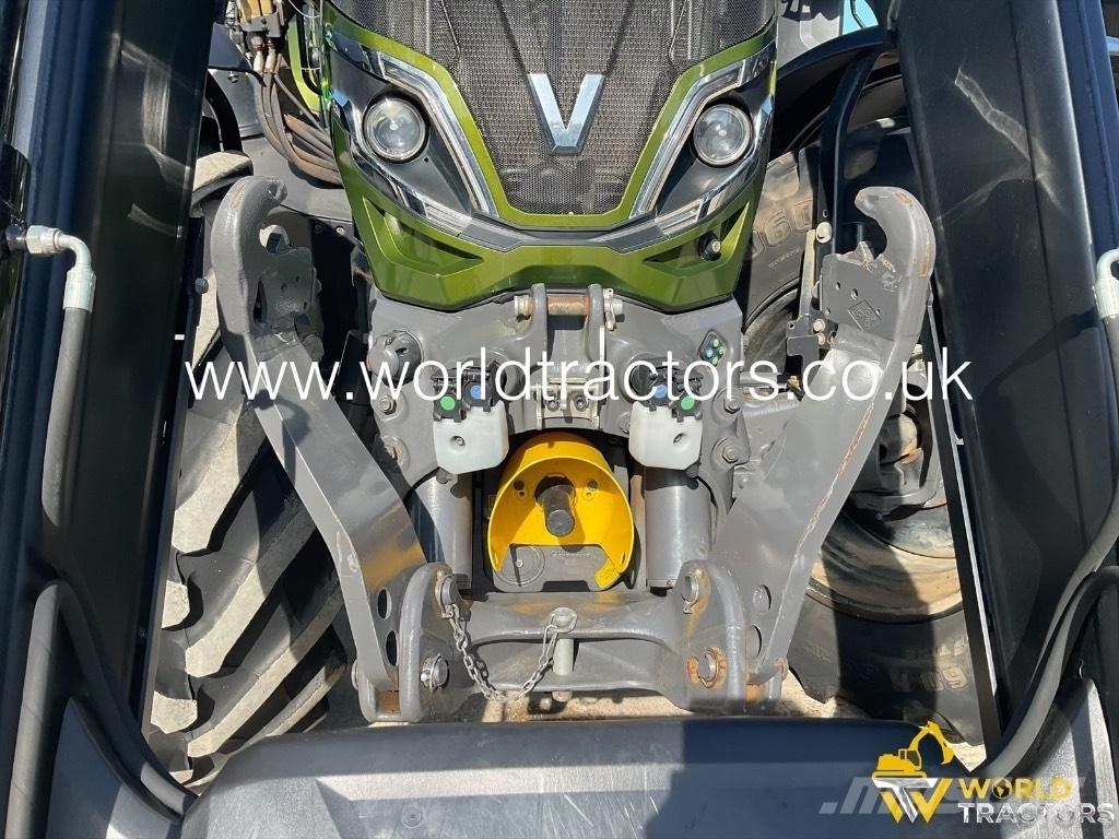 Valtra T 255 الجرارات
