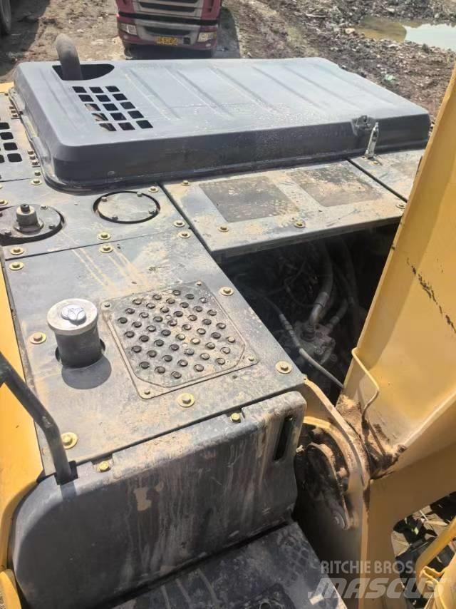 Sumitomo SH200-5 حفارات زحافة