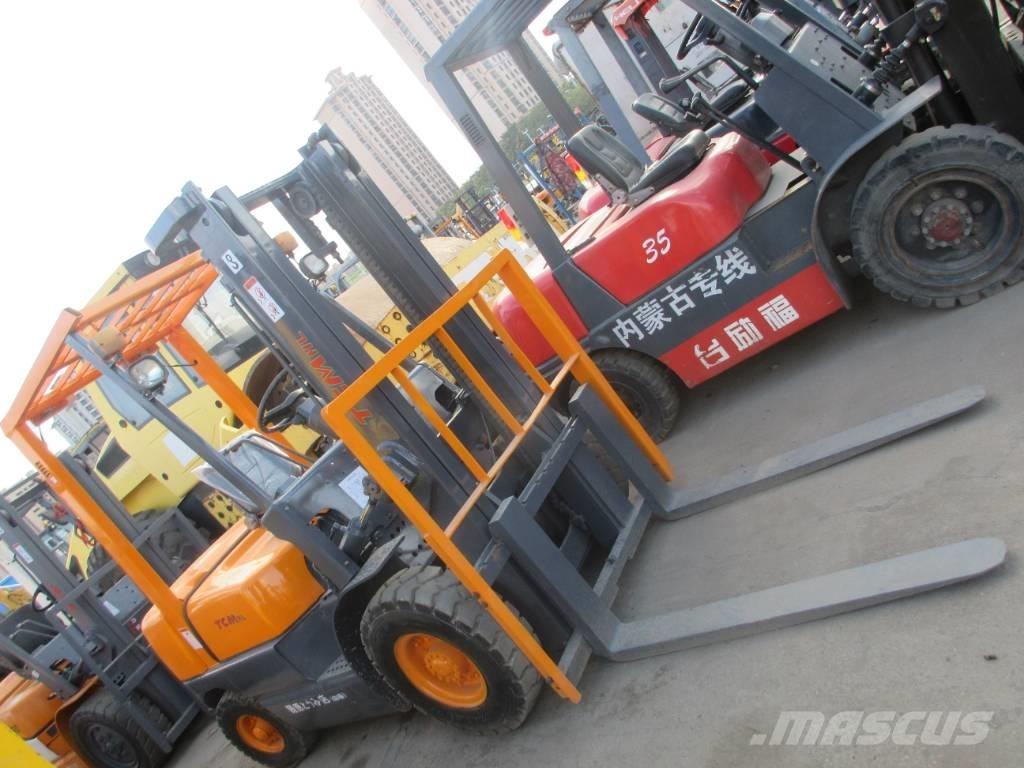TCM FD 30 شاحنات الديزل