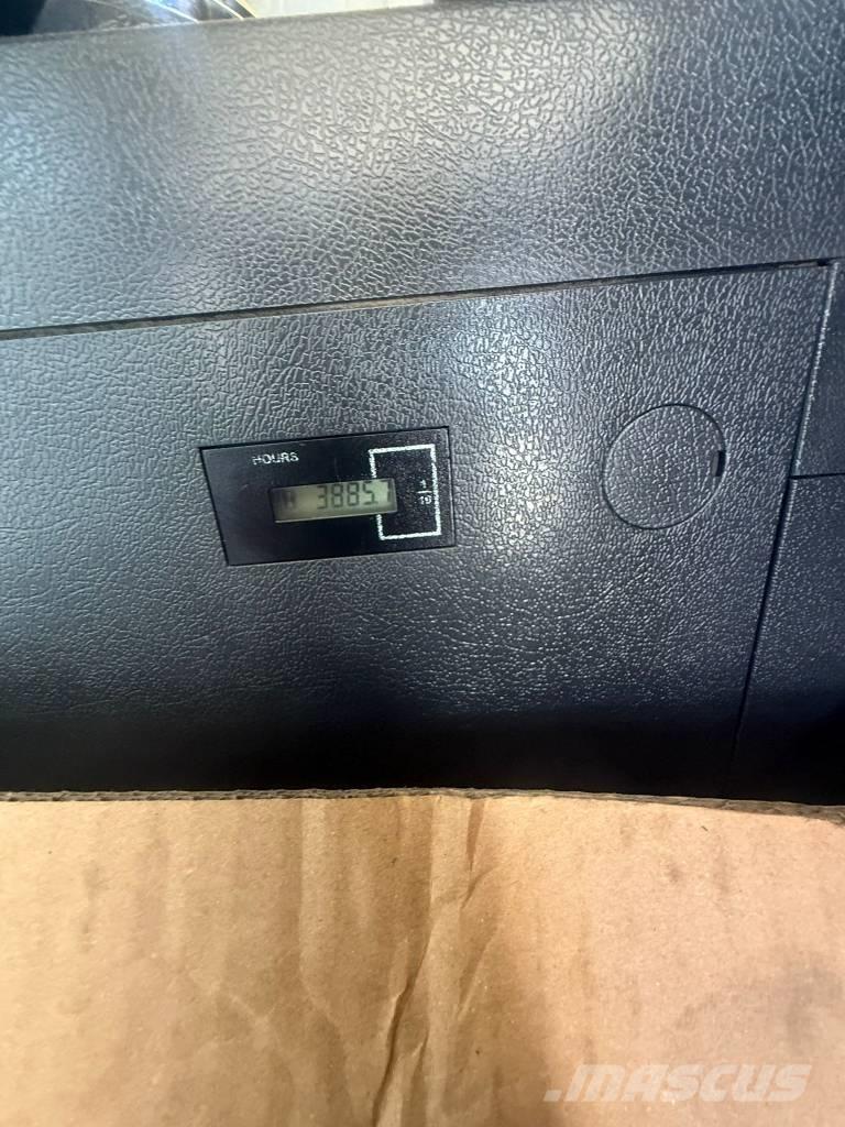 Hyundai HX 160 AL حفارات زحافة